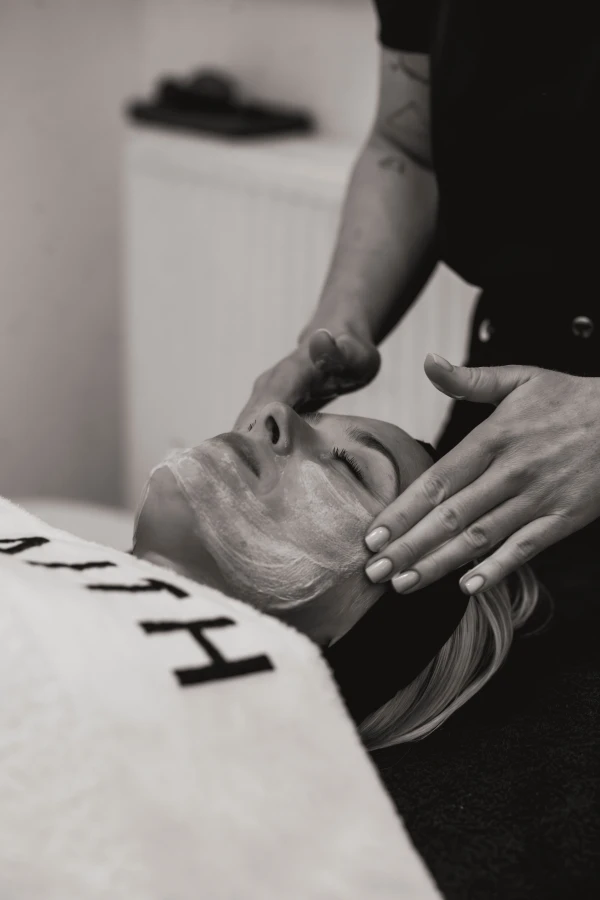 Bindweefselmassage behandeling bij Skin Elite Maastricht voor huidverbetering en collageenaanmaak